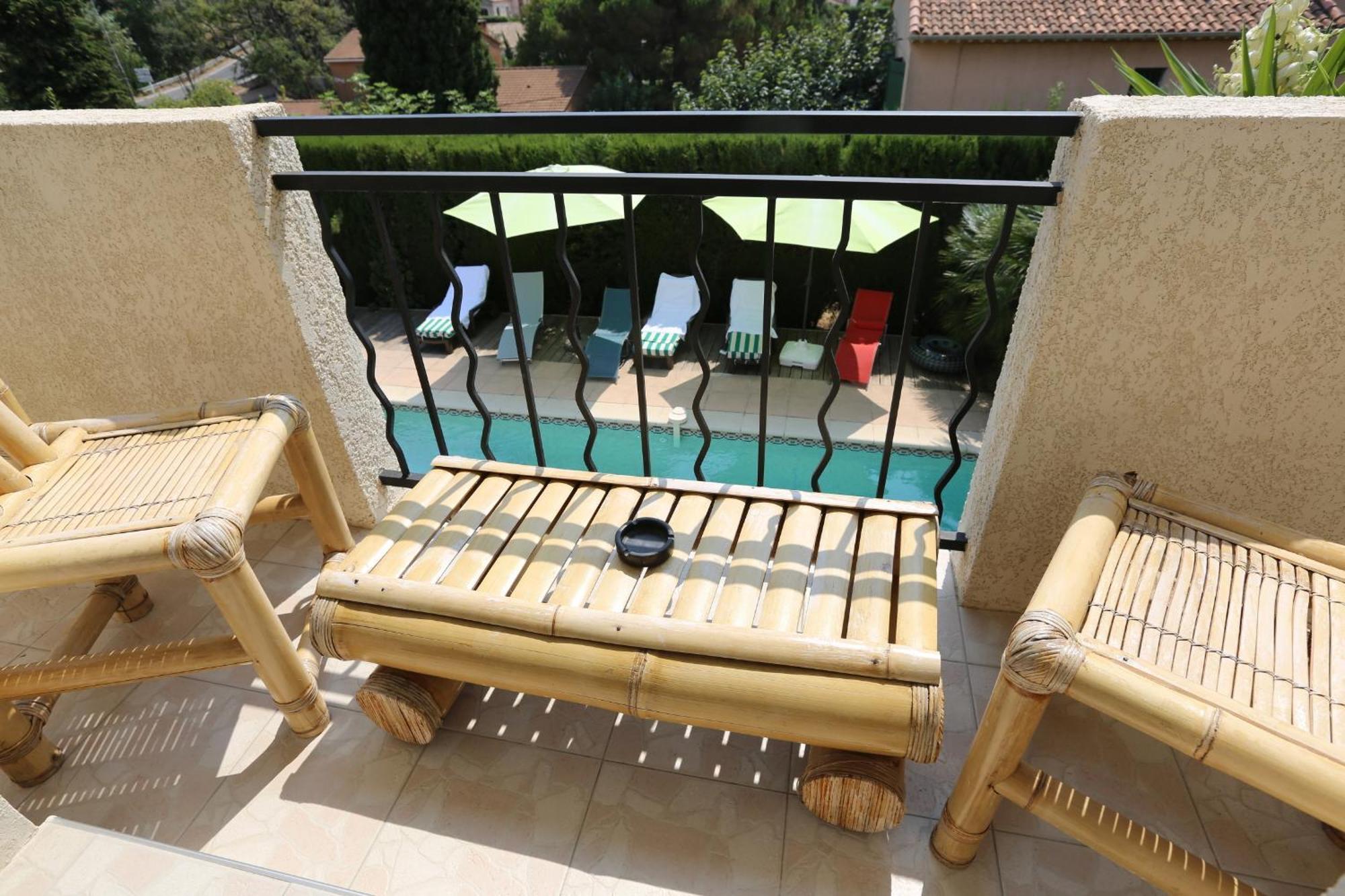La Bastide Des Pins Bed & Breakfast Le Pradet Exterior photo