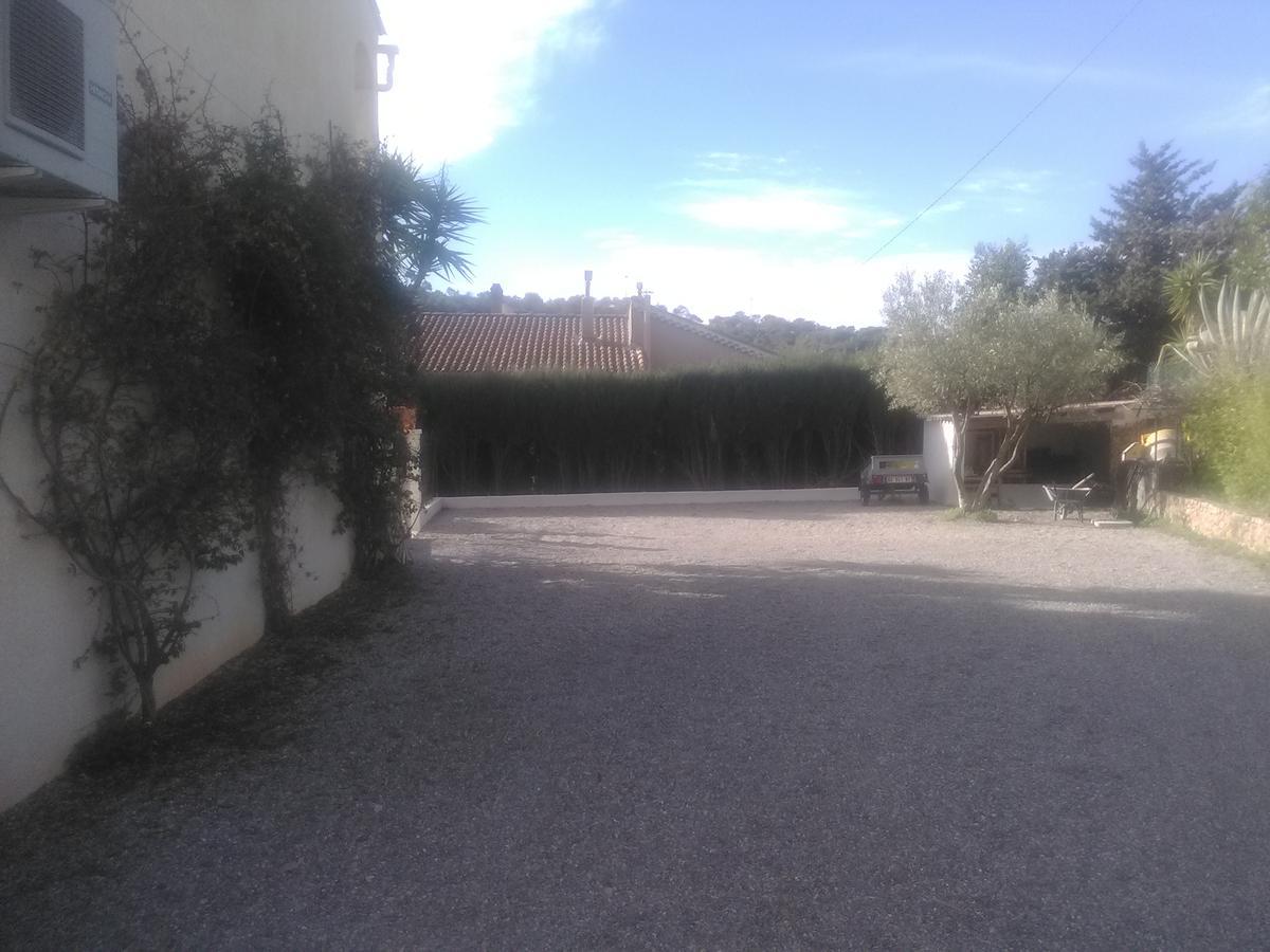 La Bastide Des Pins Bed & Breakfast Le Pradet Exterior photo