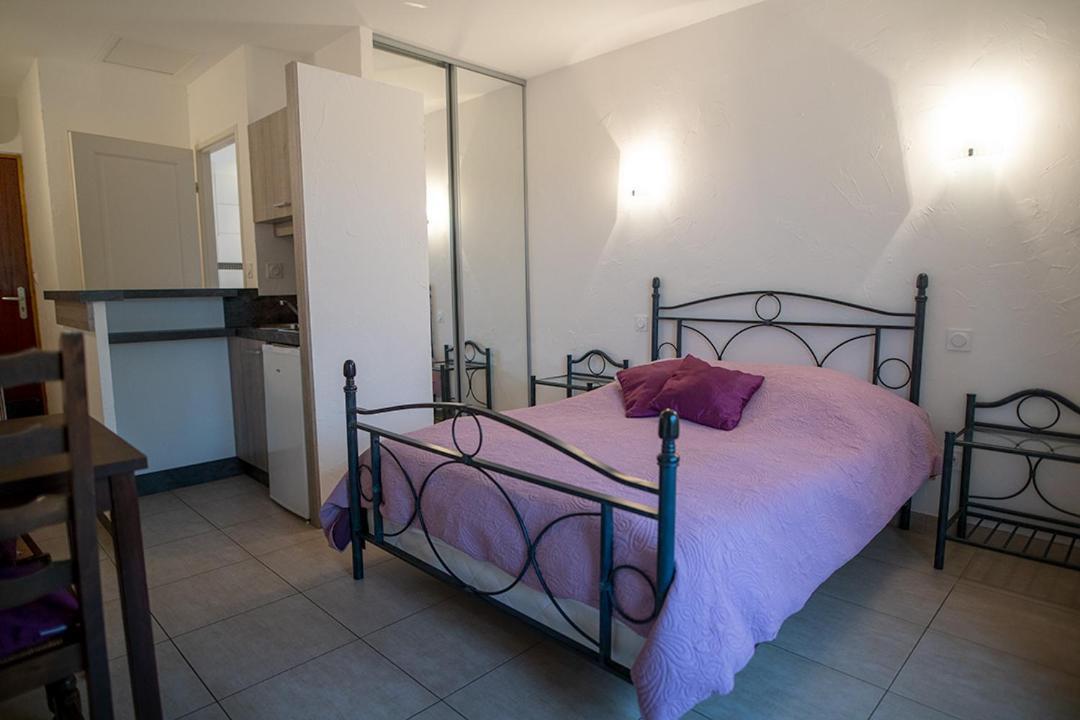 La Bastide Des Pins Bed & Breakfast Le Pradet Exterior photo