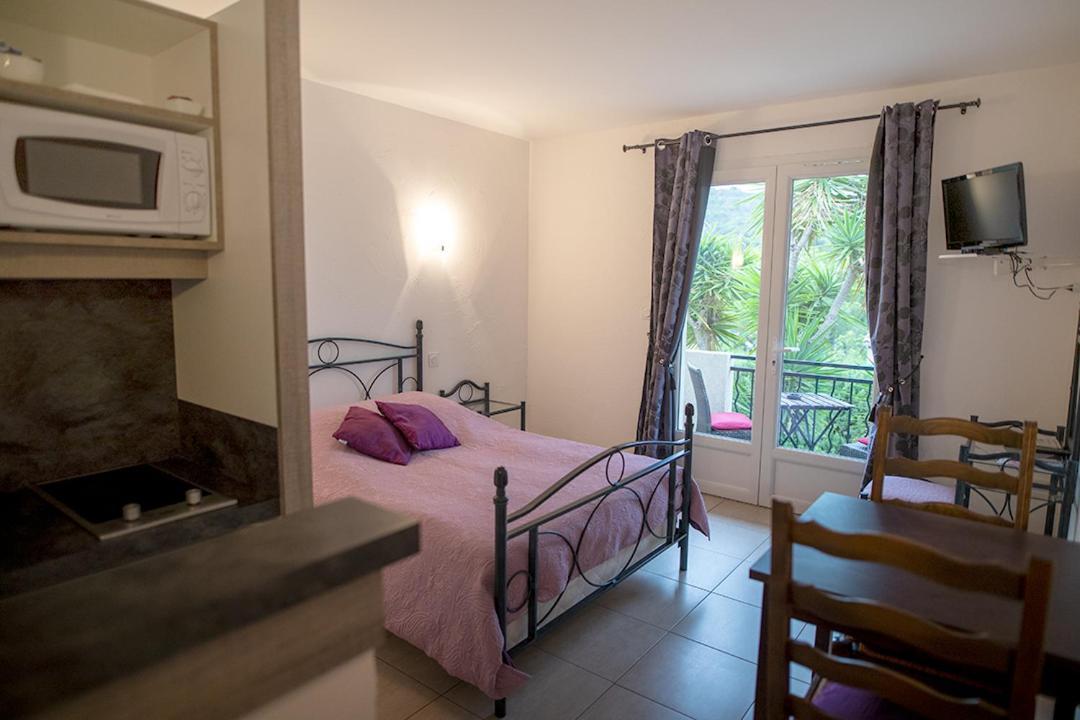 La Bastide Des Pins Bed & Breakfast Le Pradet Exterior photo